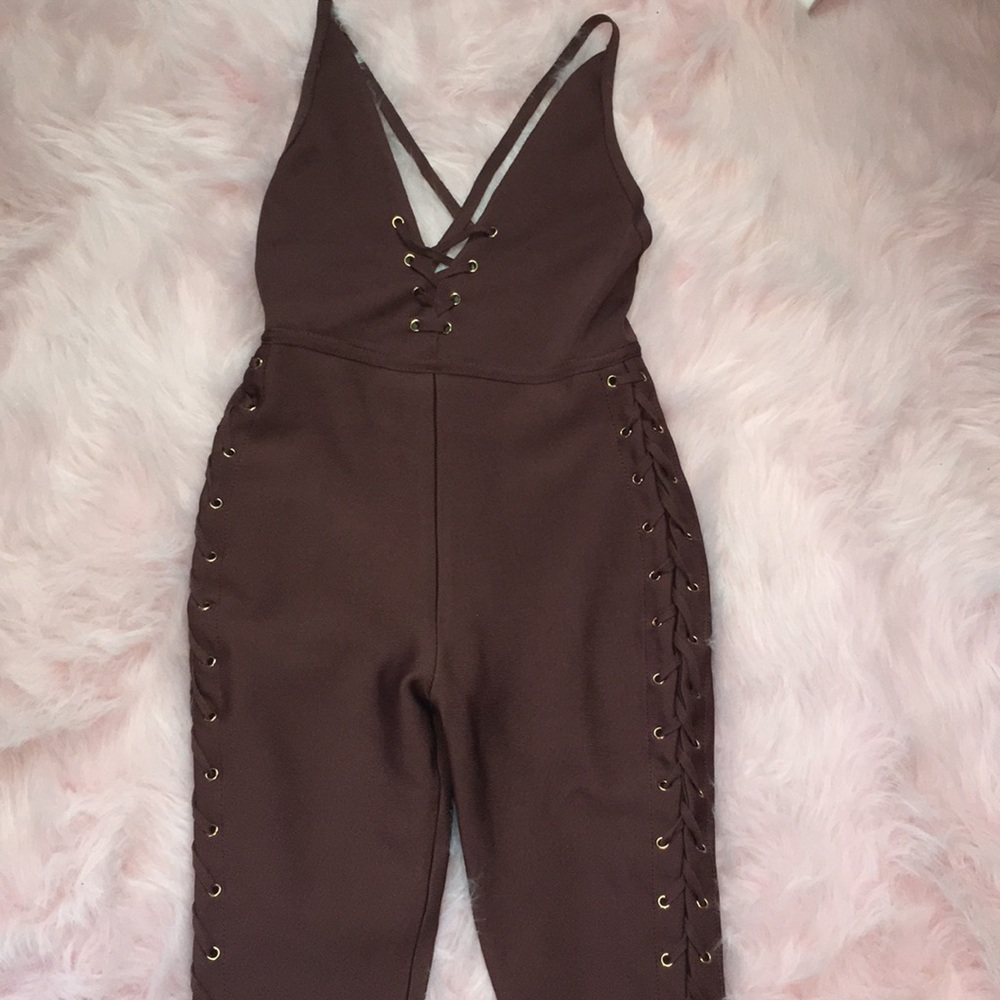- Jumpsuit - Picture 2 of 6